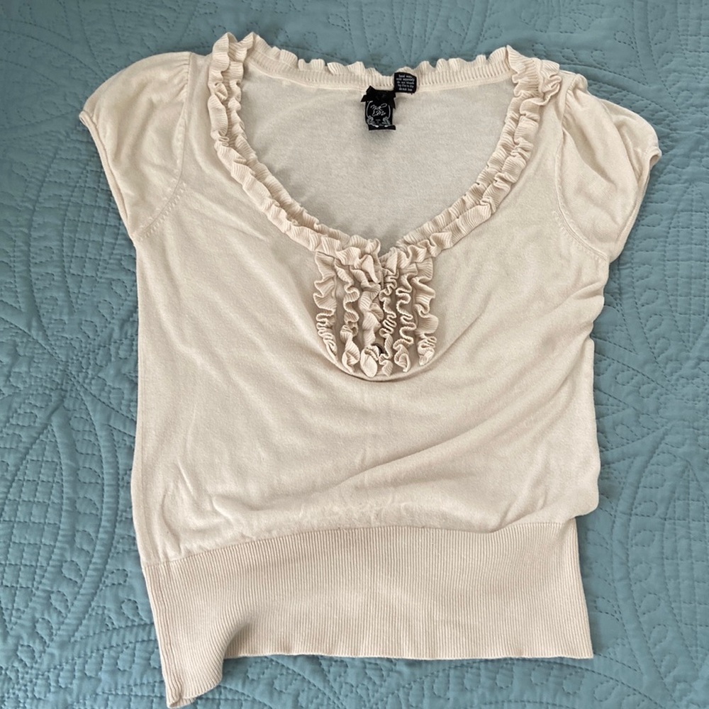 Nick & Mo lightweight cap sleeve sweater. Size M
